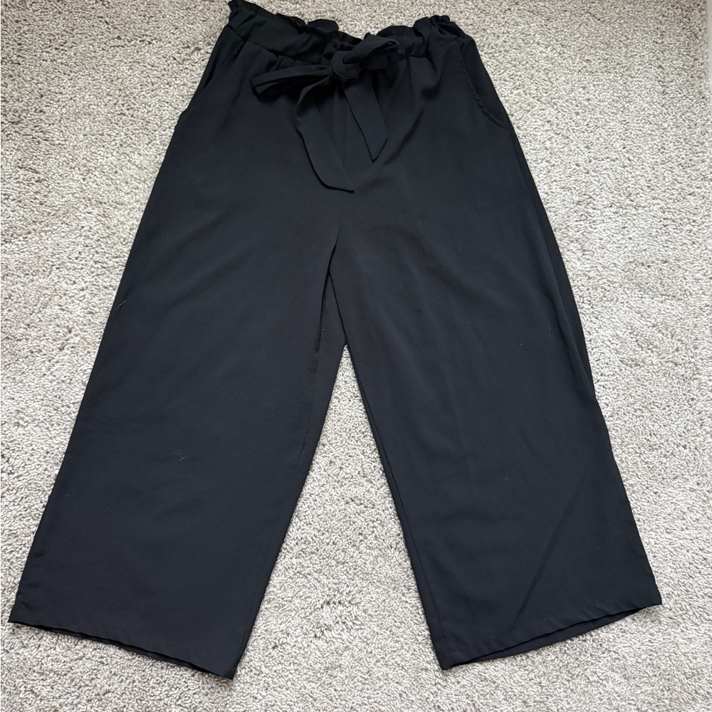 Angie Women’s Black Cropped Pants, Small